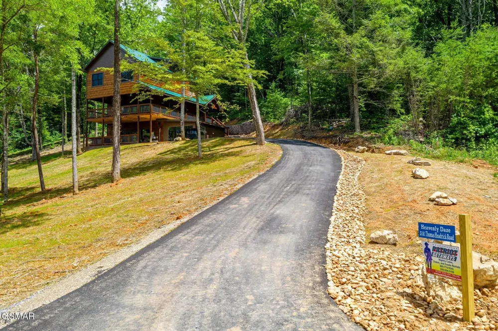 3181 Thomas Headrick Road Sevierville, TN 37862