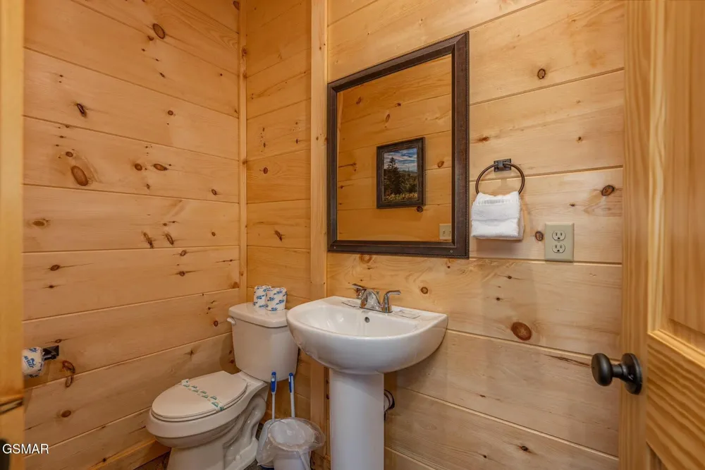 3181 Thomas Headrick Road Sevierville, TN 37862