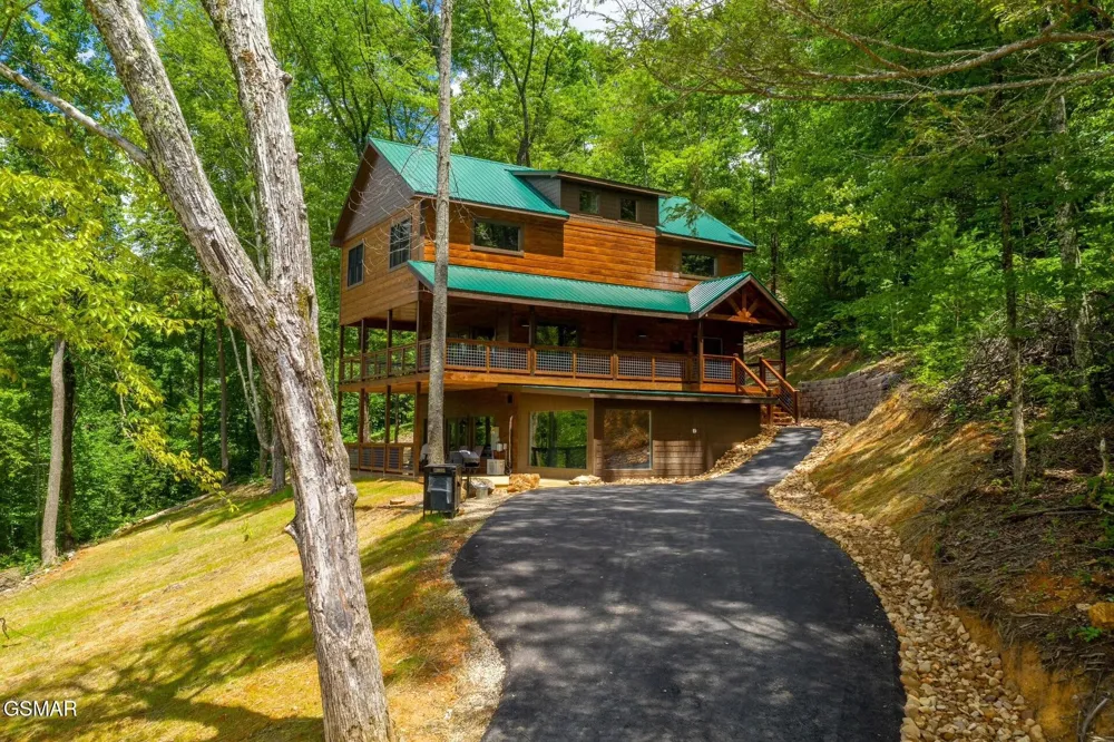 3181 Thomas Headrick Road Sevierville, TN 37862