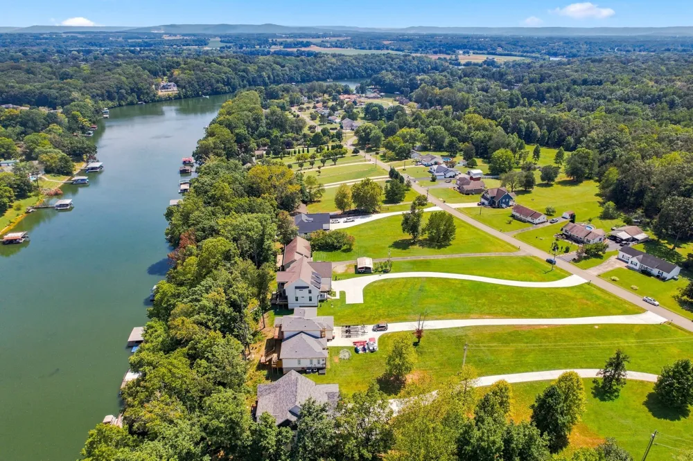 320 Bjs Lndg Estill Springs, TN 37330