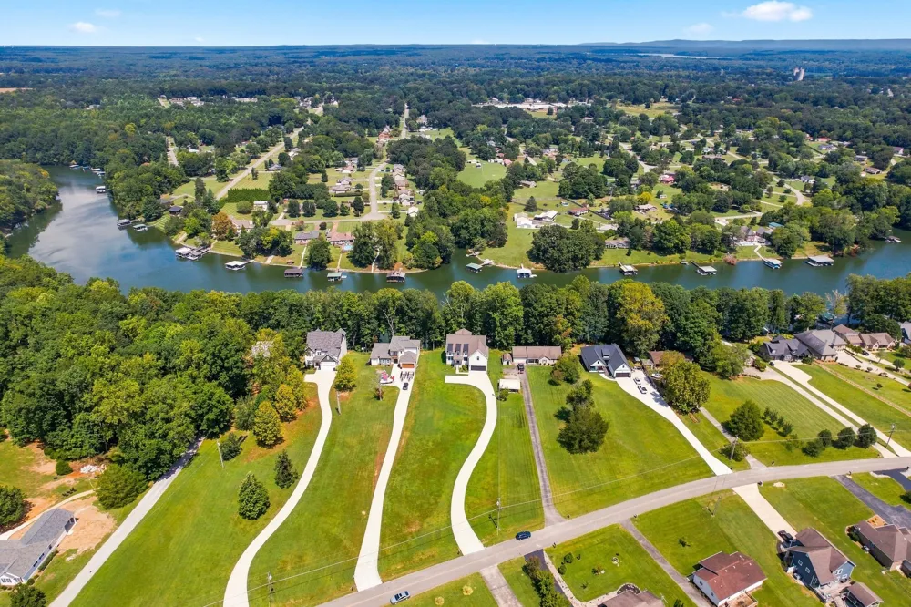 320 Bjs Lndg Estill Springs, TN 37330