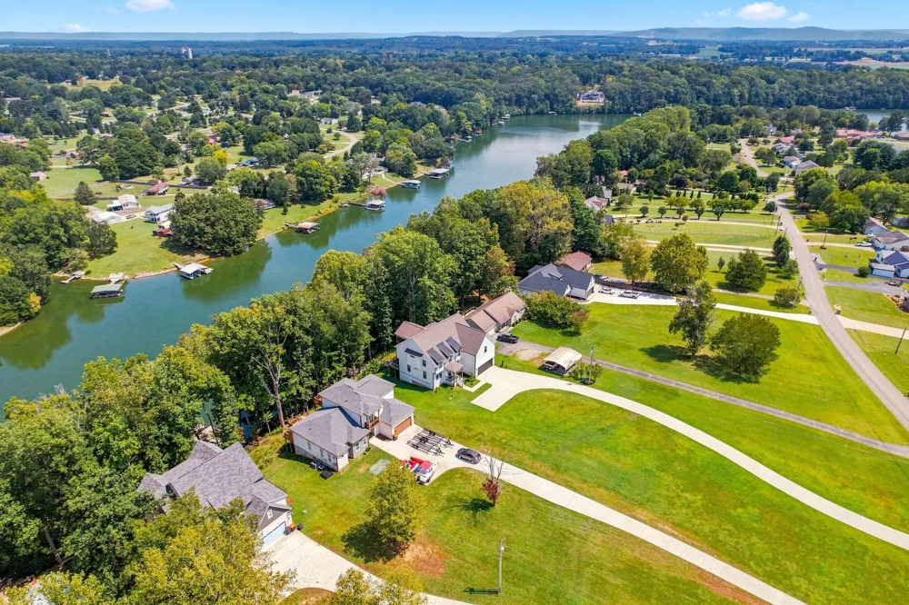 320 Bjs Lndg Estill Springs, TN 37330