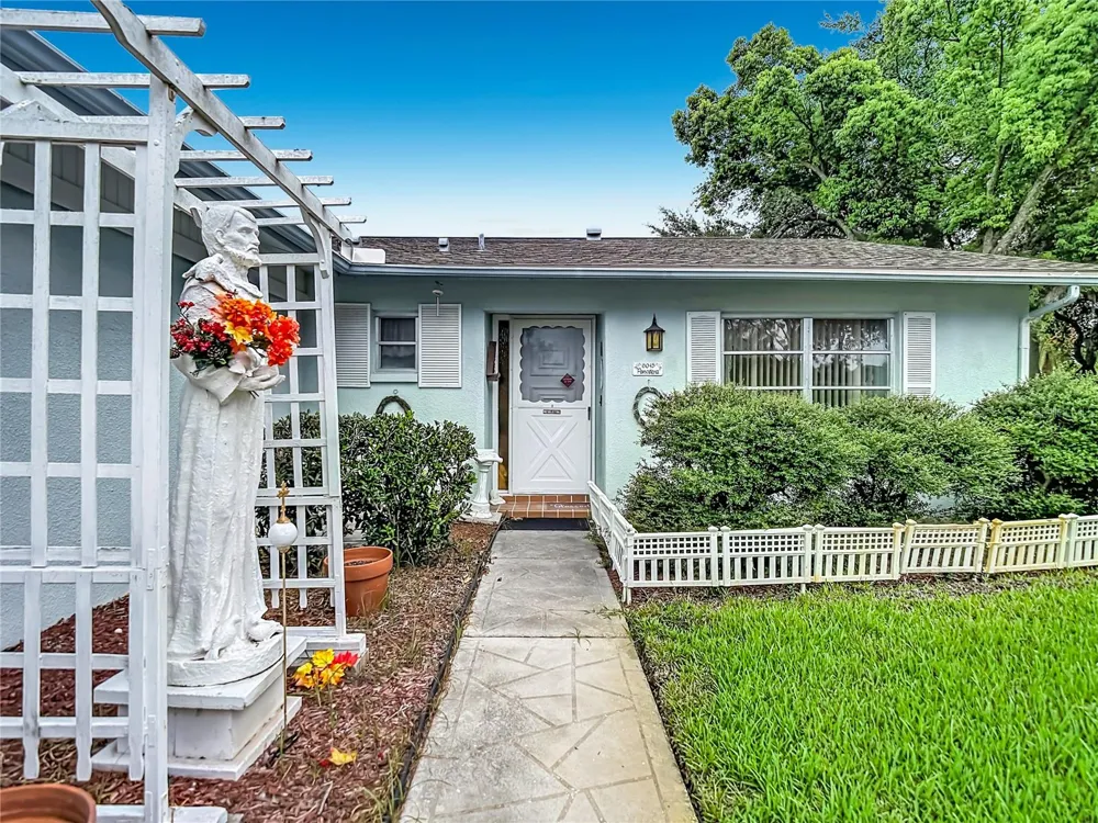 8045 PASADENA DRIVE Port Richey, FL 34668