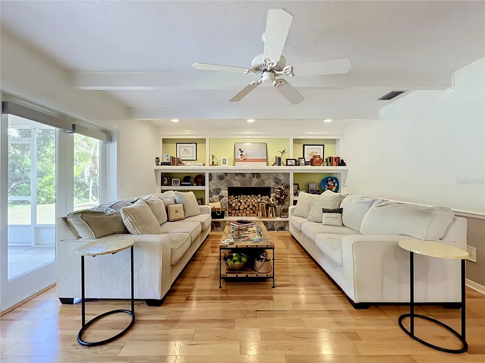 1319 BUCKWOOD DRIVE Orlando, FL 32806