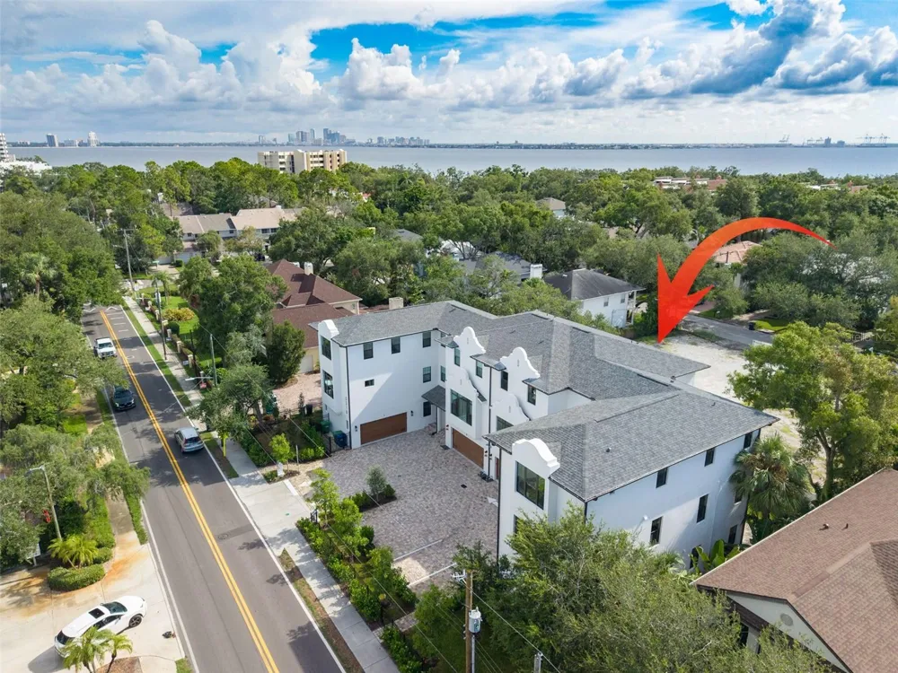 5210 BAYSHORE BOULEVARD #3 Tampa, FL 33611