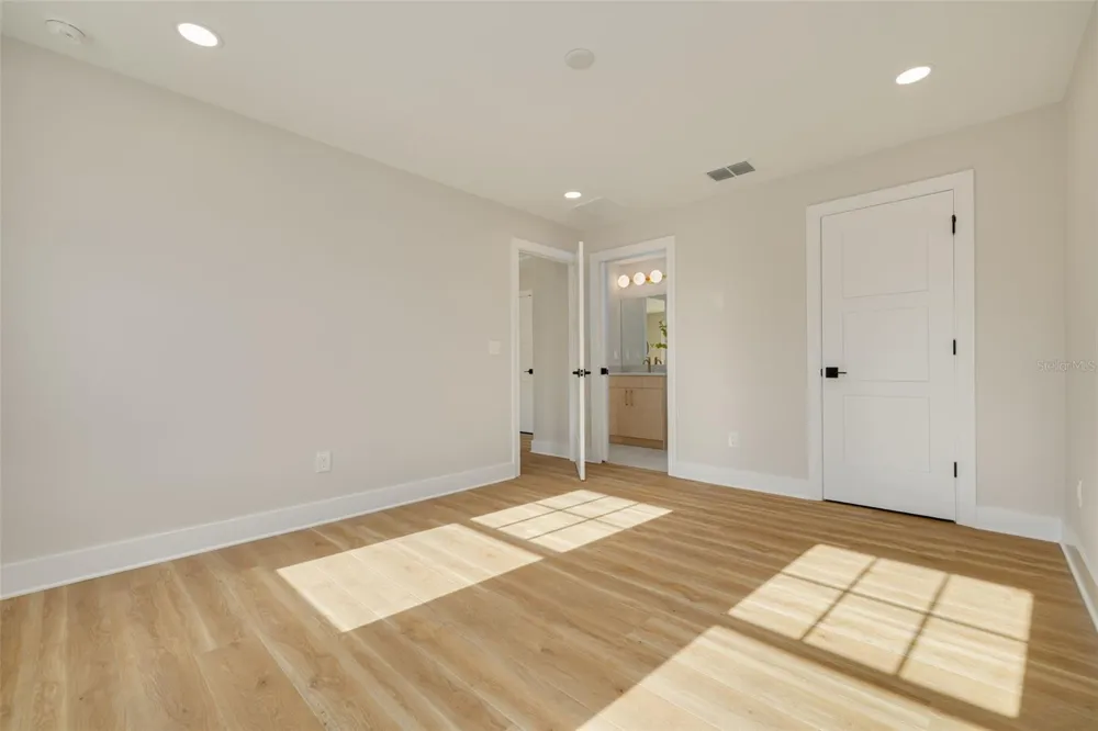 5210 BAYSHORE BOULEVARD #3 Tampa, FL 33611