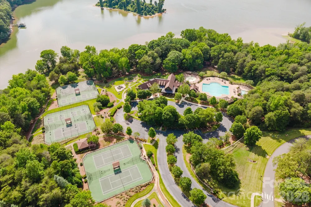 10930 Green Heron Court Charlotte, NC 28278