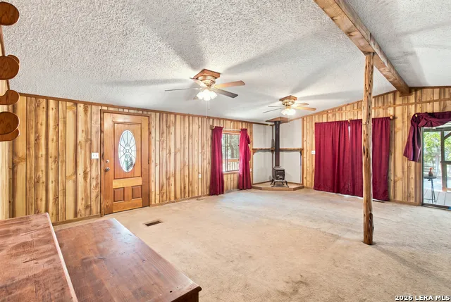 5943 Wharton's Dock Rd Bandera, TX 78003
