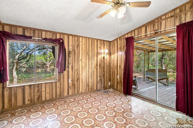 5943 Wharton's Dock Rd Bandera, TX 78003