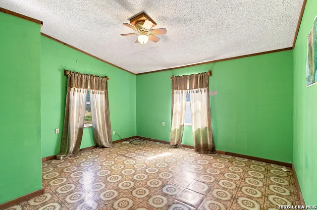5943 Wharton's Dock Rd Bandera, TX 78003