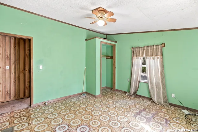 5943 Wharton's Dock Rd Bandera, TX 78003
