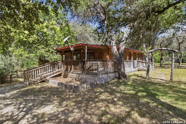 5943 Wharton's Dock Rd Bandera, TX 78003