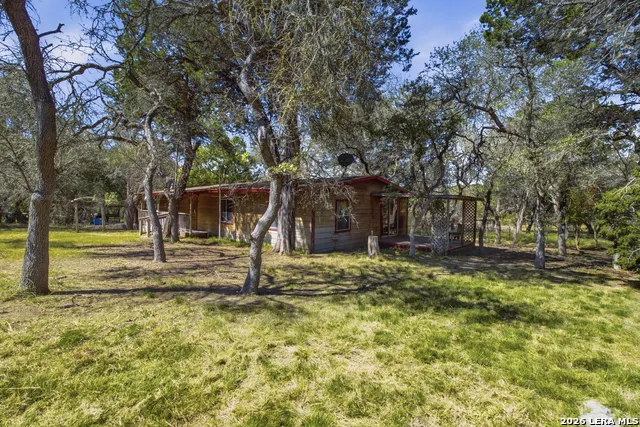 5943 Wharton's Dock Rd Bandera, TX 78003