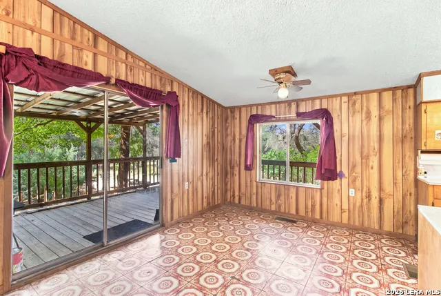 5943 Wharton's Dock Rd Bandera, TX 78003