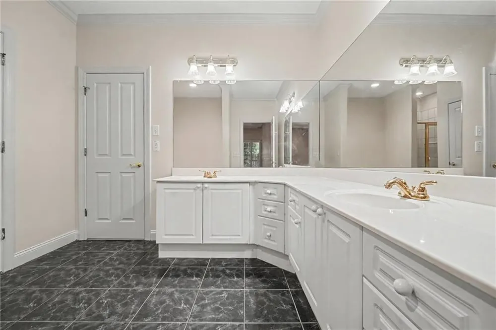 5004 Lexington Drive Roswell, GA 30075