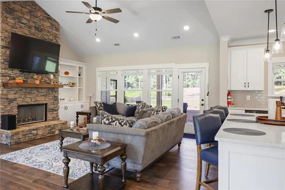 425 Rc Thompson Road Dallas, GA 30157