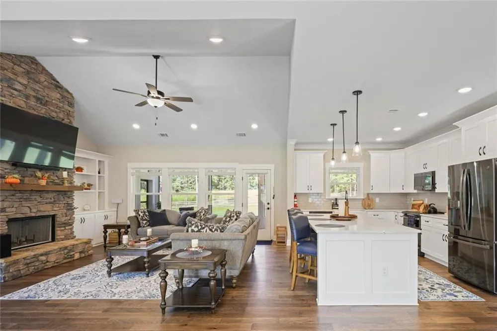 425 Rc Thompson Road Dallas, GA 30157