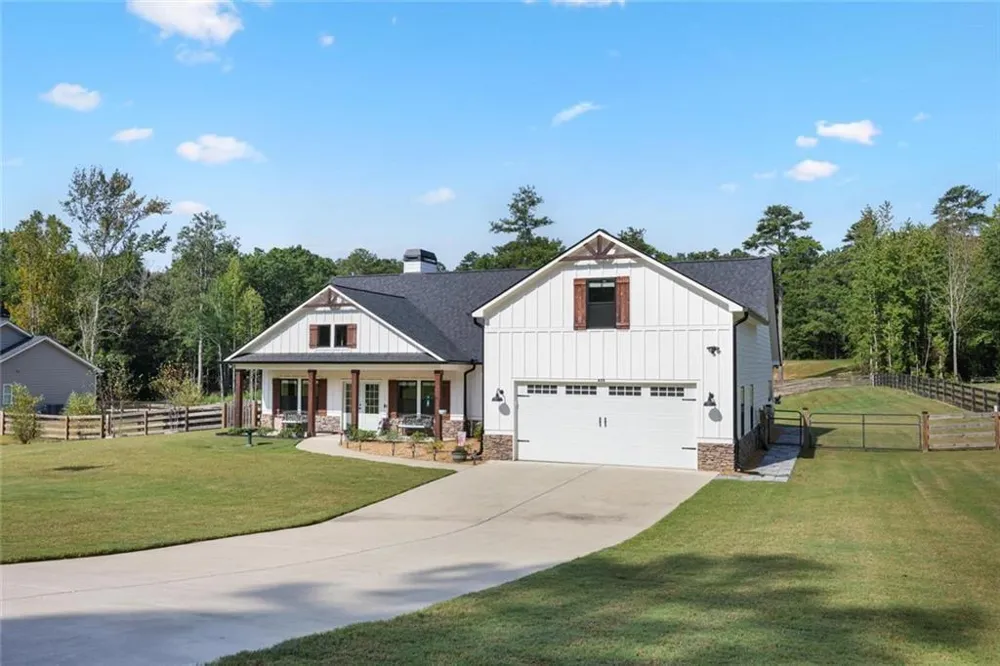 425 Rc Thompson Road Dallas, GA 30157
