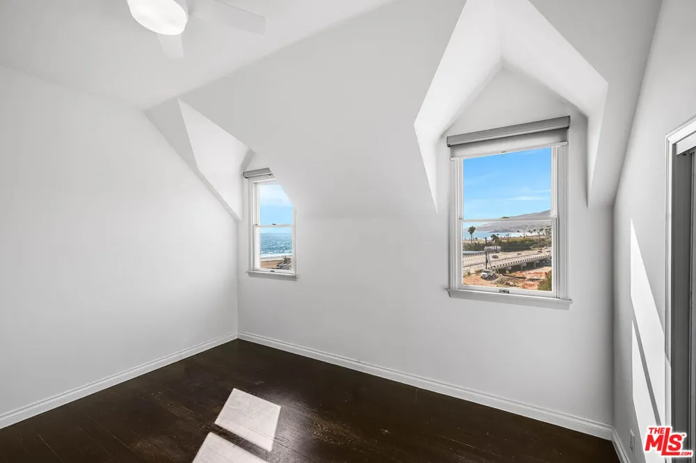 6457 Surfside Way Malibu, CA 90265