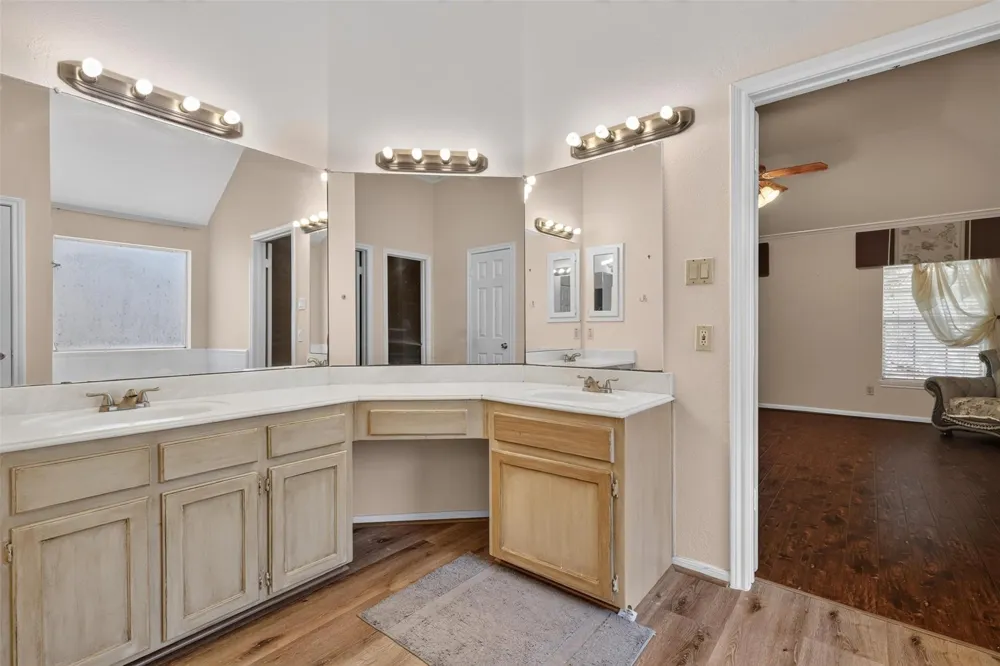 1306 Gabriel River Circle Sugar Land, TX 77478