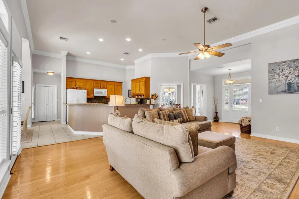 8480 Anastasia Avenue Beaumont, TX 77705