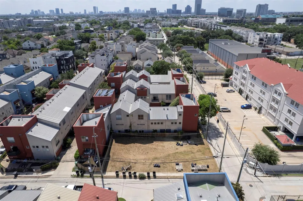 1110 Arthur Street #B Houston, TX 77019
