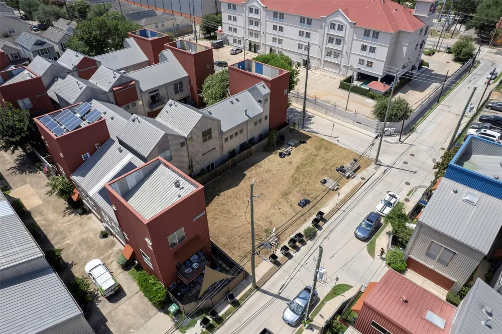 1110 Arthur Street #B Houston, TX 77019