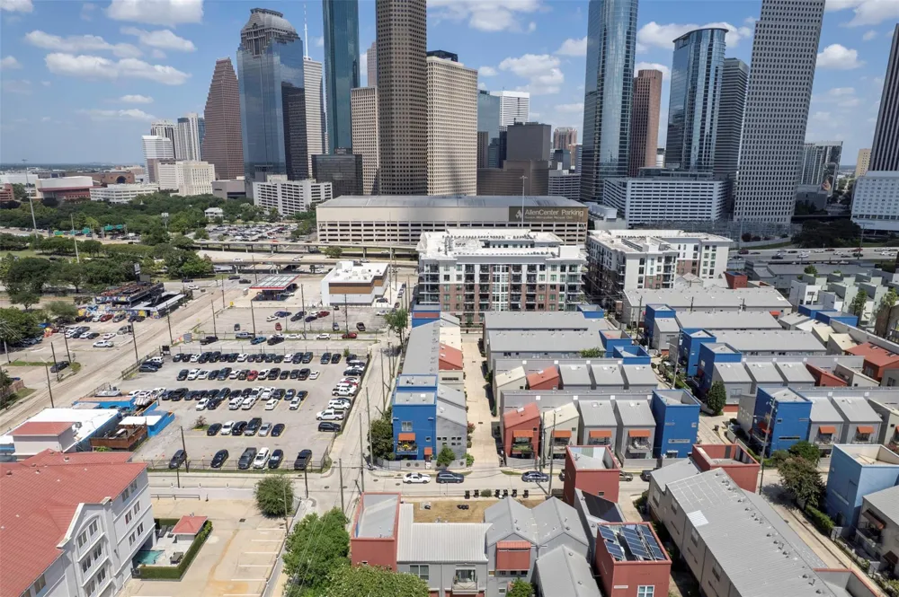 1110 Arthur Street #B Houston, TX 77019