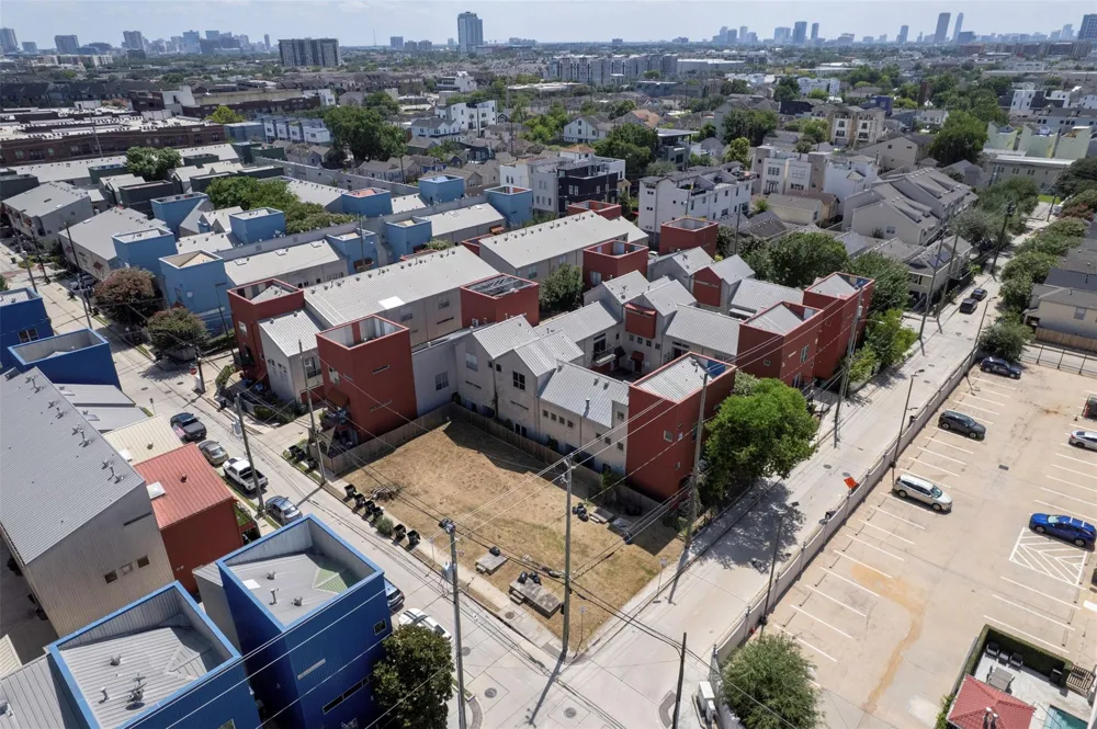 1110 Arthur Street #B Houston, TX 77019