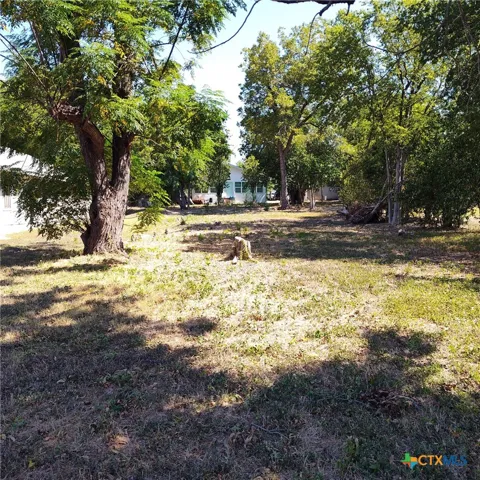 1004 E Avenue E