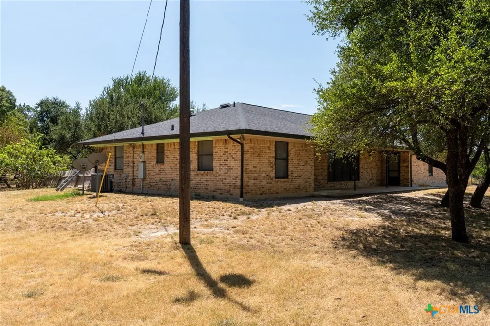 3322 County Road 1020 Lampasas, TX 76550