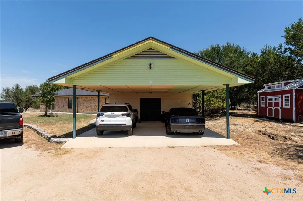 3322 County Road 1020 Lampasas, TX 76550