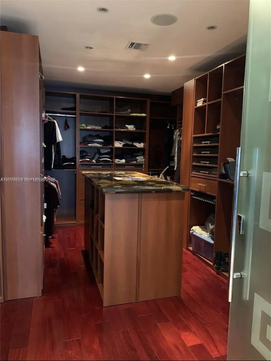 3802 NE 207th St #2802 Aventura, FL 33180