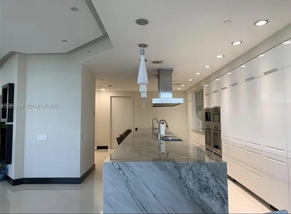3802 NE 207th St #2802 Aventura, FL 33180