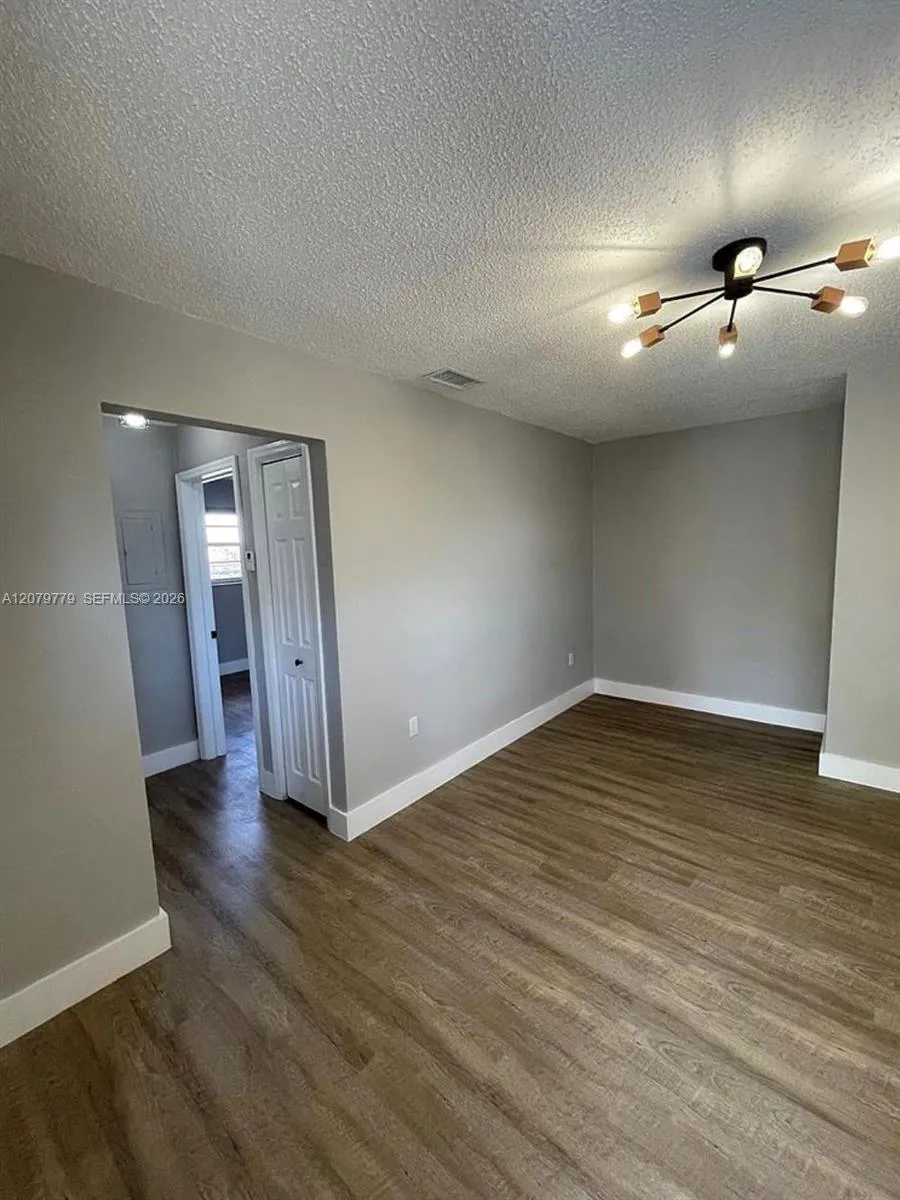 827 SW 11th Ave #5 Miami, FL 33130