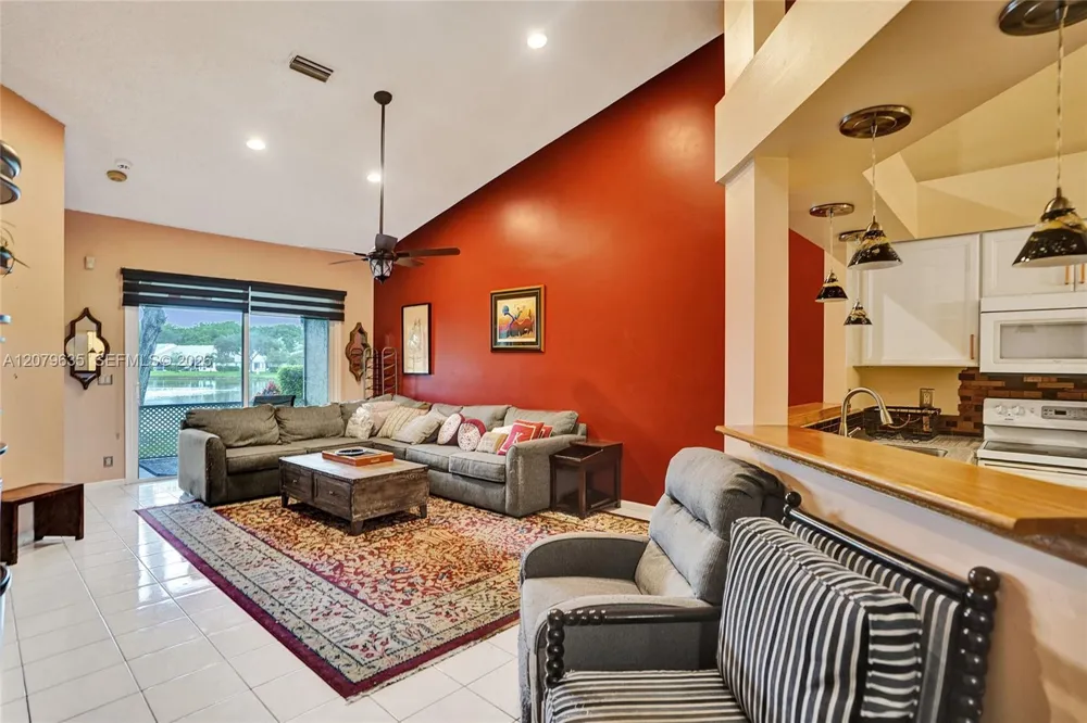 9130 Vineland Ct #D Boca Raton, FL 33496