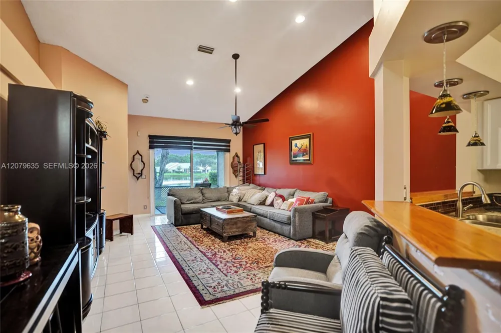 9130 Vineland Ct #D Boca Raton, FL 33496