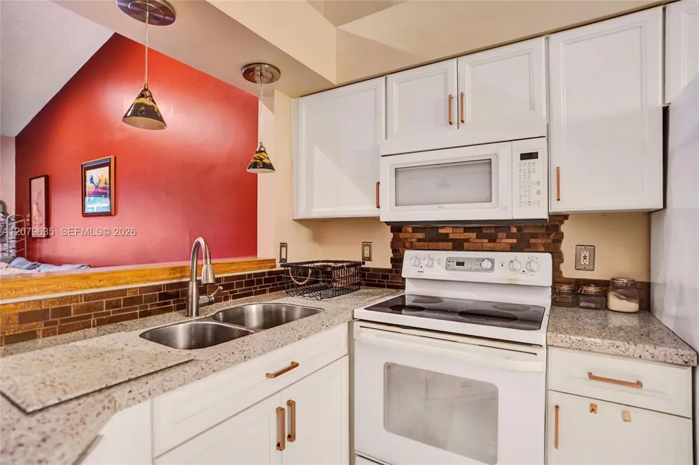 9130 Vineland Ct #D Boca Raton, FL 33496