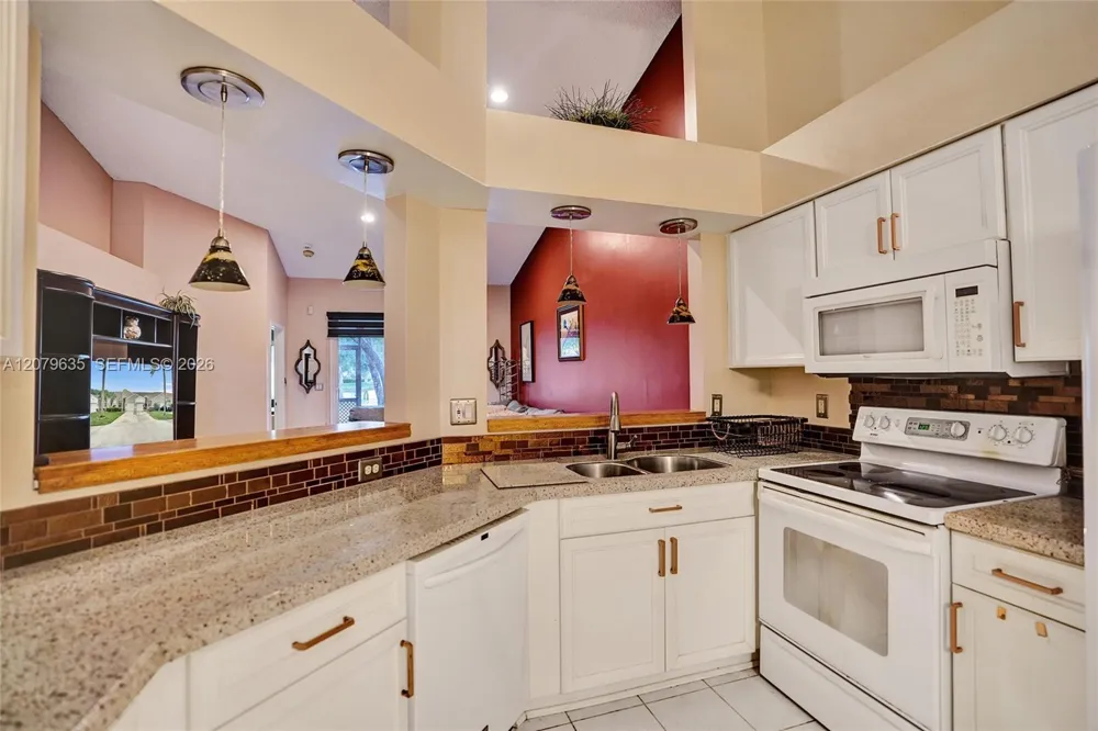 9130 Vineland Ct #D Boca Raton, FL 33496
