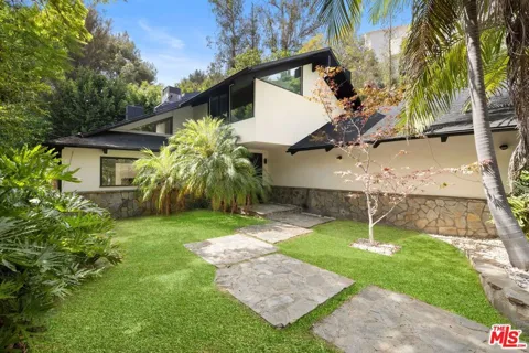 1561 Clear View Drive