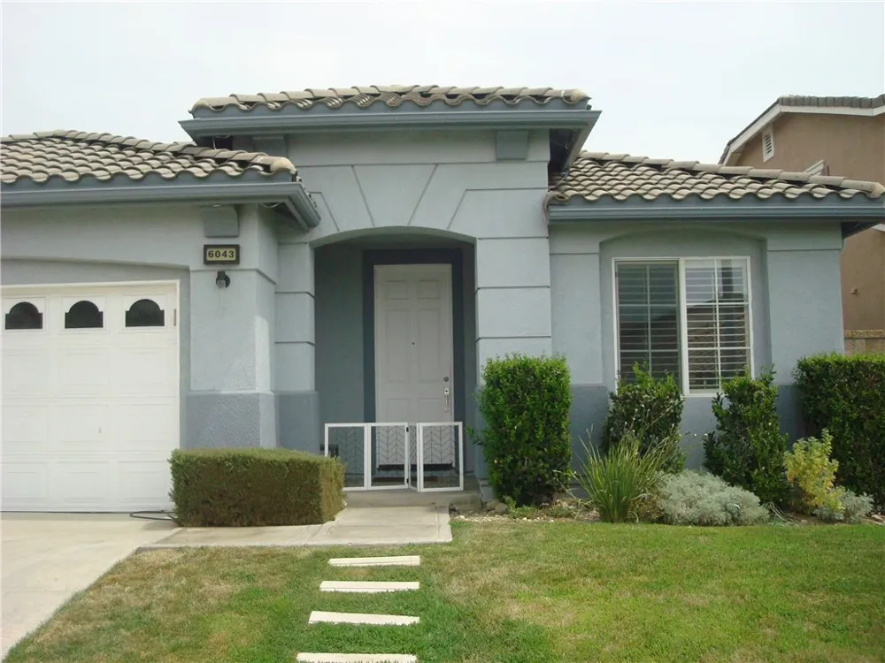 6043 Camargo Place Fontana, CA 92336