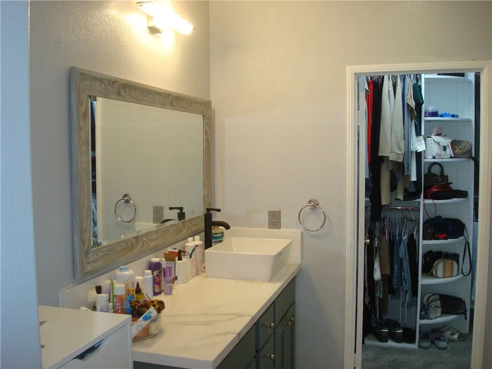 6043 Camargo Place Fontana, CA 92336