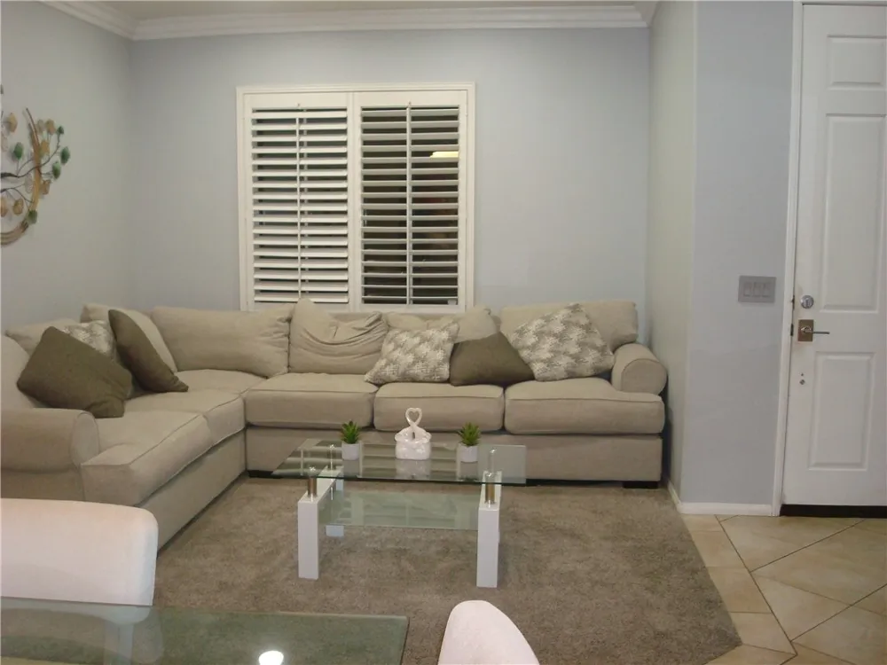 6043 Camargo Place Fontana, CA 92336