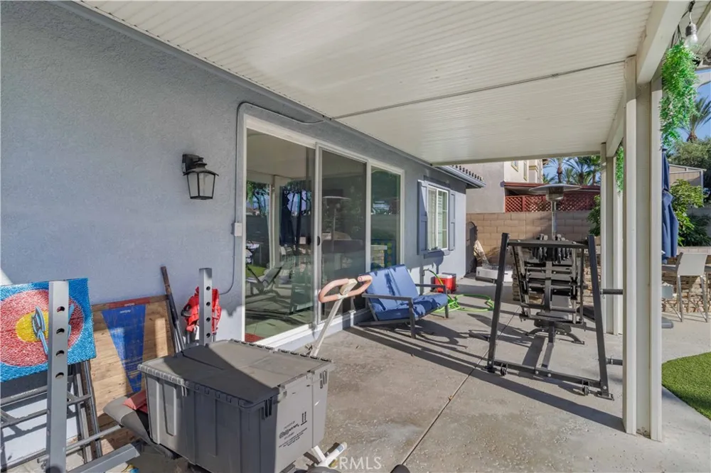 6043 Camargo Place Fontana, CA 92336