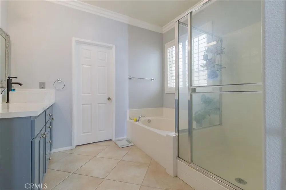 6043 Camargo Place Fontana, CA 92336