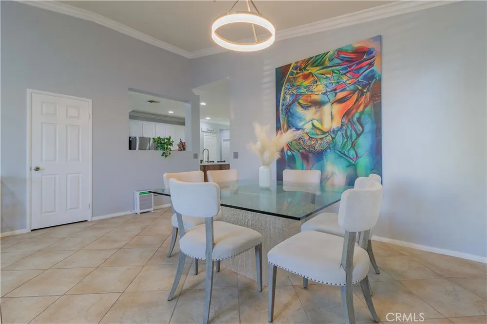 6043 Camargo Place Fontana, CA 92336