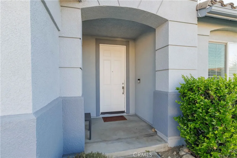 6043 Camargo Place Fontana, CA 92336