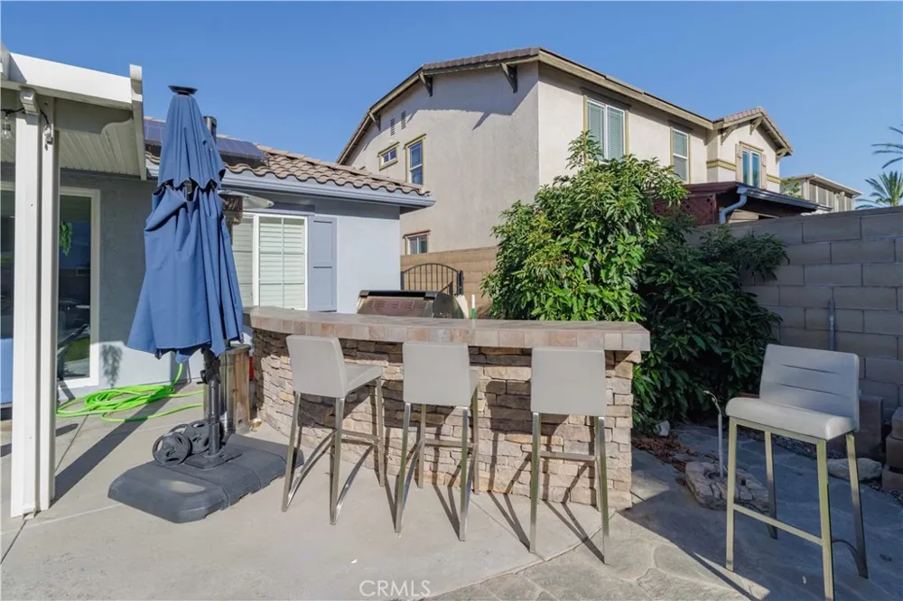 6043 Camargo Place Fontana, CA 92336