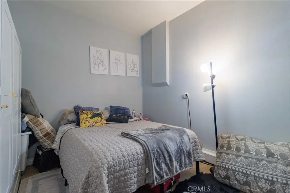 6043 Camargo Place Fontana, CA 92336