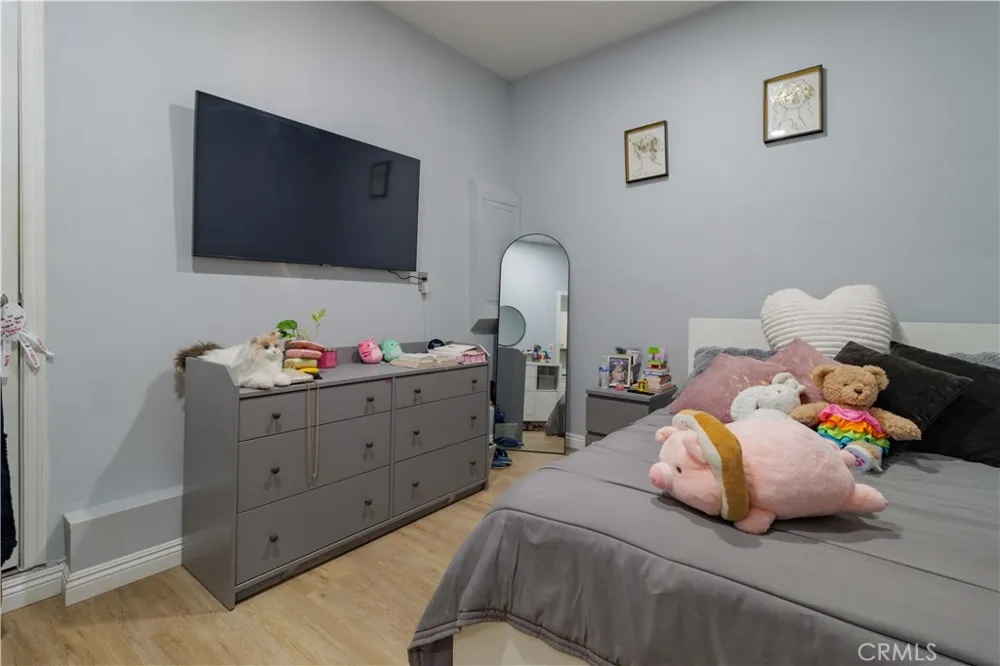6043 Camargo Place Fontana, CA 92336